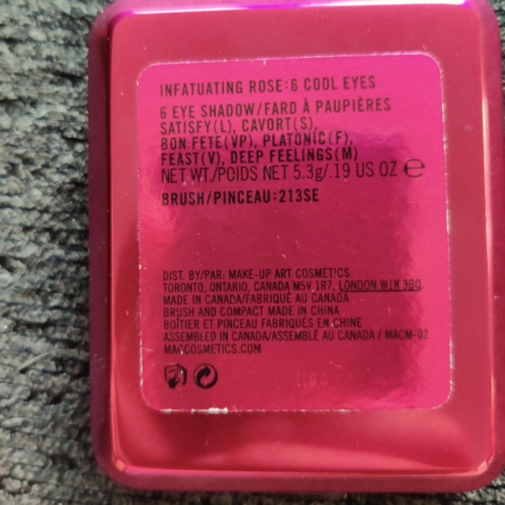 NEW MAC Cosmetics Infatuating Rose: 6 Cool Eyes - Picture 3 of 3